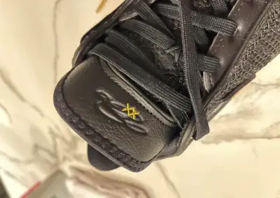 Zapatilla Nike LeBron 20 - miniatura 3