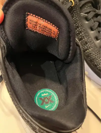 Zapatilla Nike LeBron 20 - miniatura 5