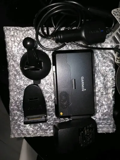 GPS con accesorios incluidos - miniatura 2