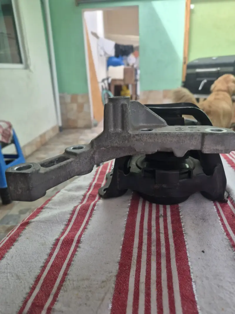 Soporte de motor Nissan note 2013 1.2 HR12 - 2