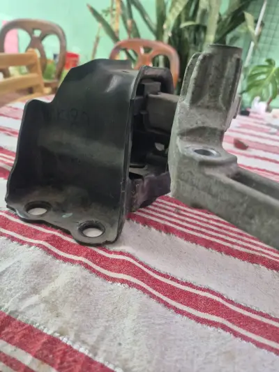 Soporte de motor Nissan note 2013 1.2 HR12 - miniatura 4