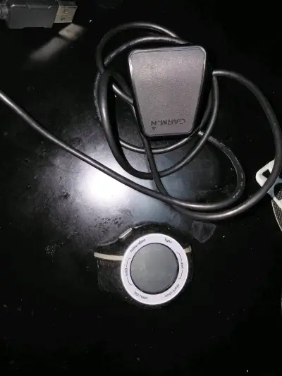 Reloj deportivo Garmin con cable - miniatura 1
