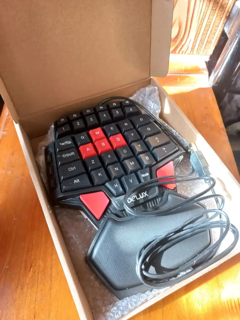 Teclado gamer Delux USB - 1