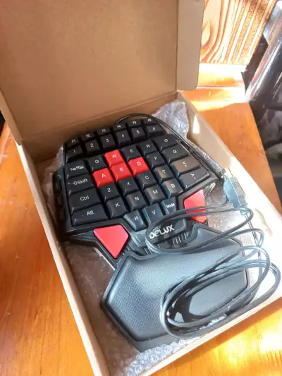 Teclado gamer Delux USB - miniatura 1