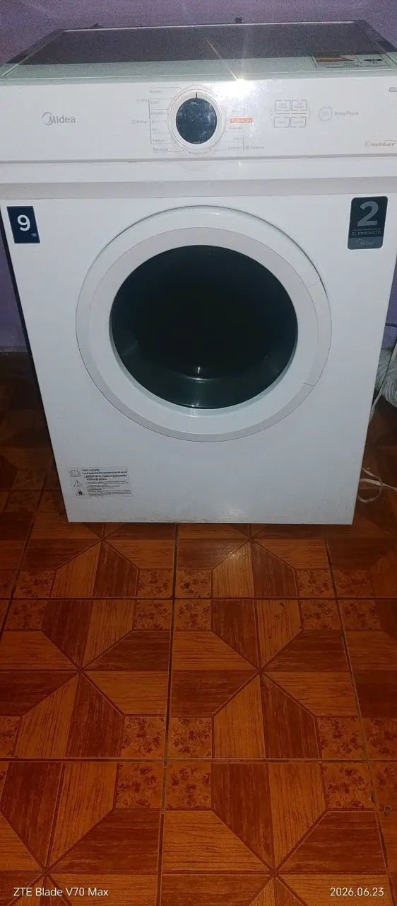 Lavadora Midea blanca frontal - 3