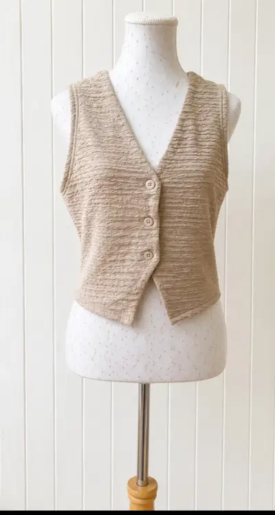 Chaleco  beige sin mangas - miniatura 1