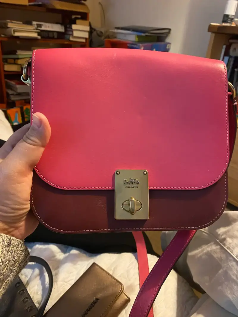 Cartera Coach rosa y burdeos - 1