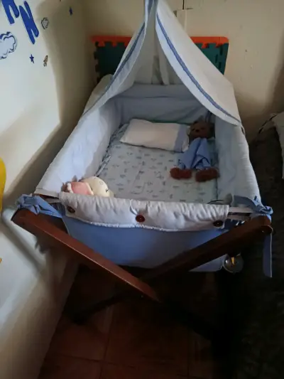 Cuna de bebé plegable azul - miniatura 1