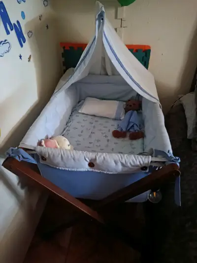 Cuna de bebé plegable azul - miniatura 2