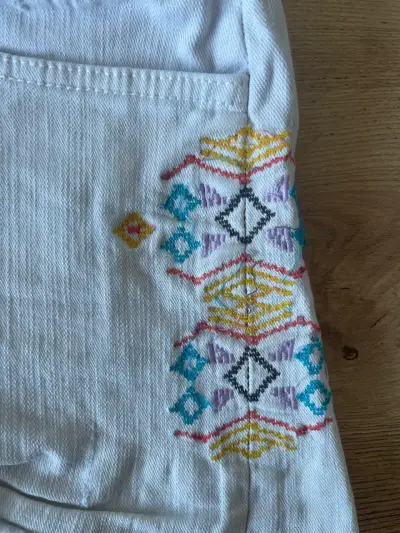 Shorts blancos bordados - miniatura 4