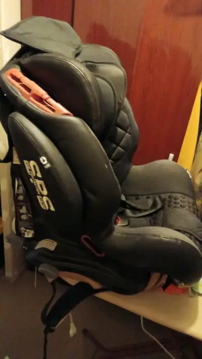 Silla de auto para bebé negra - miniatura 1