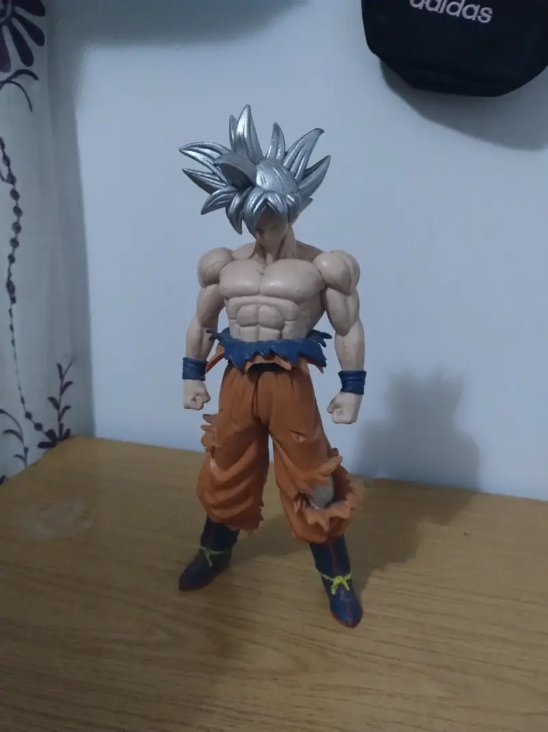 Figura de acción Goku Ultrainstinto - 1