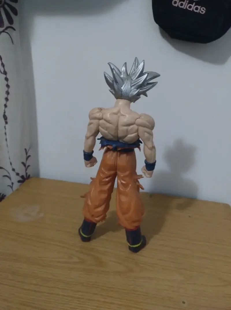 Figura de acción Goku Ultrainstinto - 2