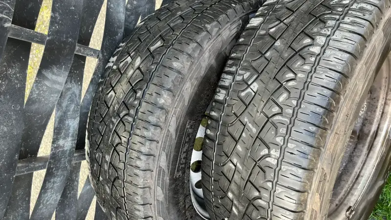 Llantas con neumáticos usados - 4