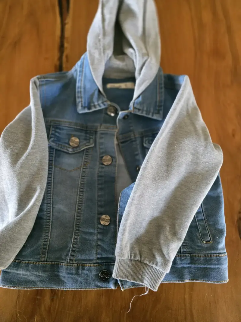 Chaqueta mezclilla con capucha - 1
