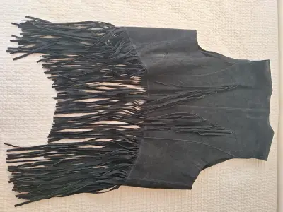 Chaleco de cuero  de mujer con flecos - miniatura 2