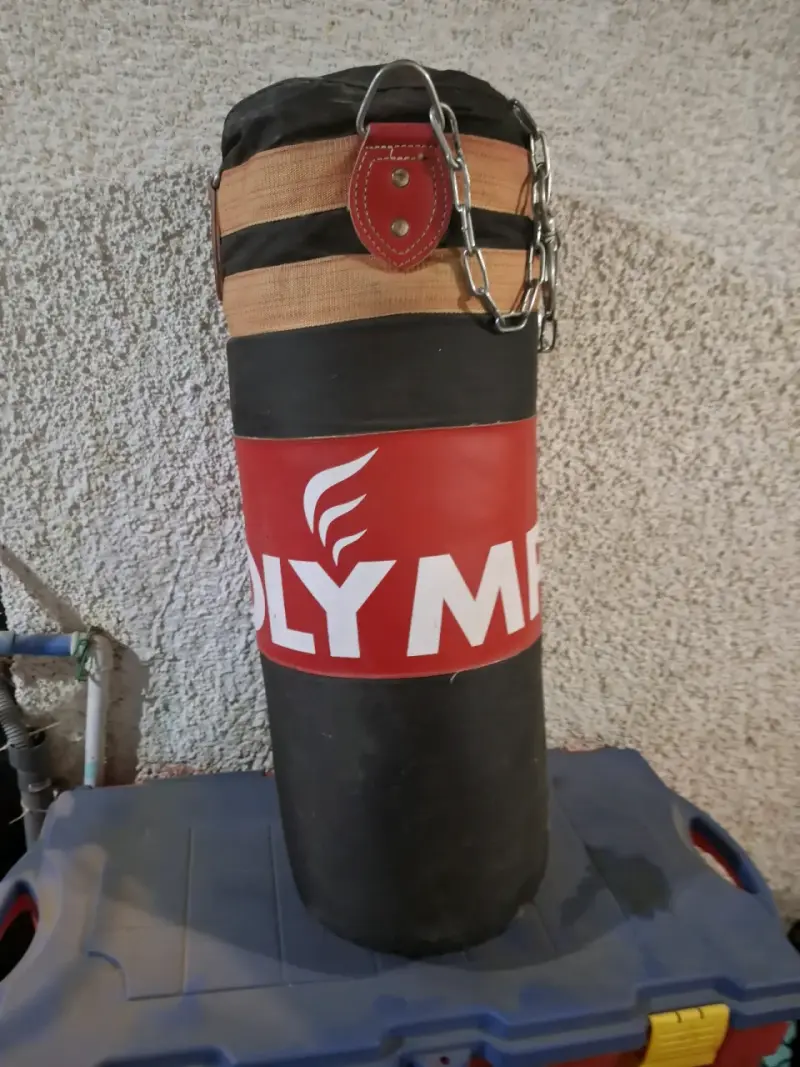 Saco de boxeo con cadena - 1