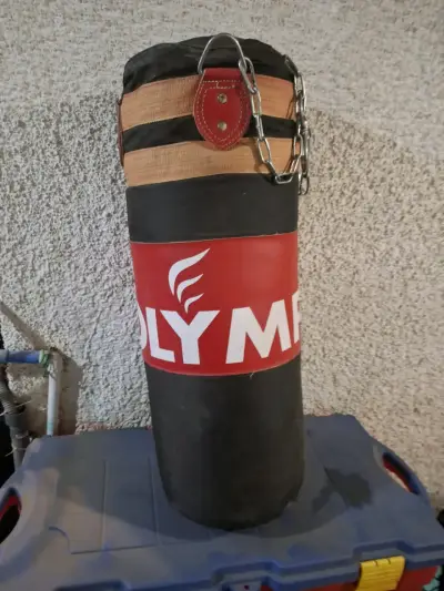 Saco de boxeo con cadena - miniatura 1