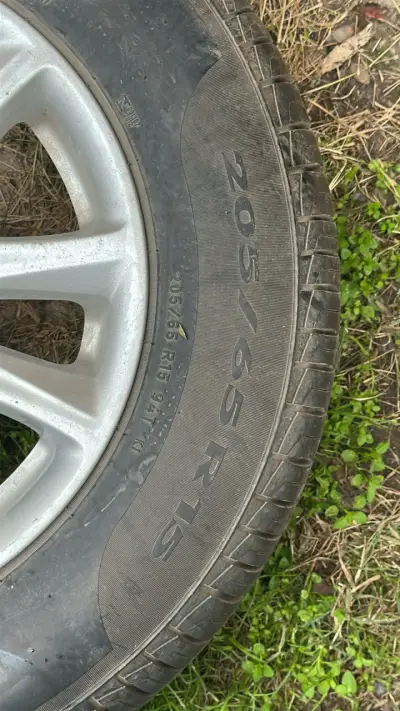 Rueda Ford eco sport con llanta Pirelli - miniatura 2