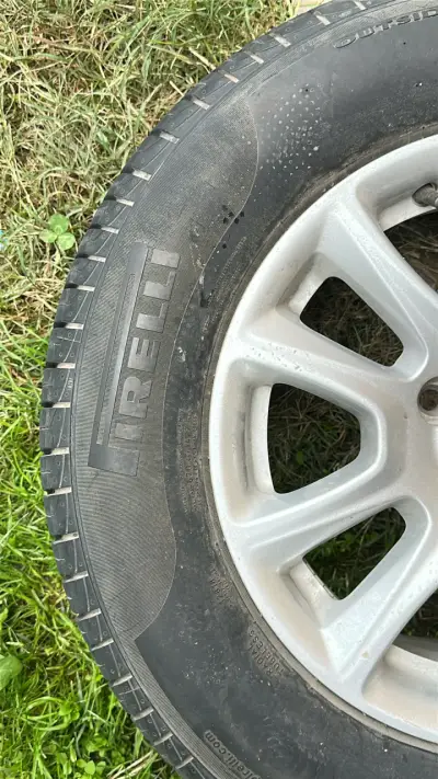 Rueda Ford eco sport con llanta Pirelli - miniatura 3