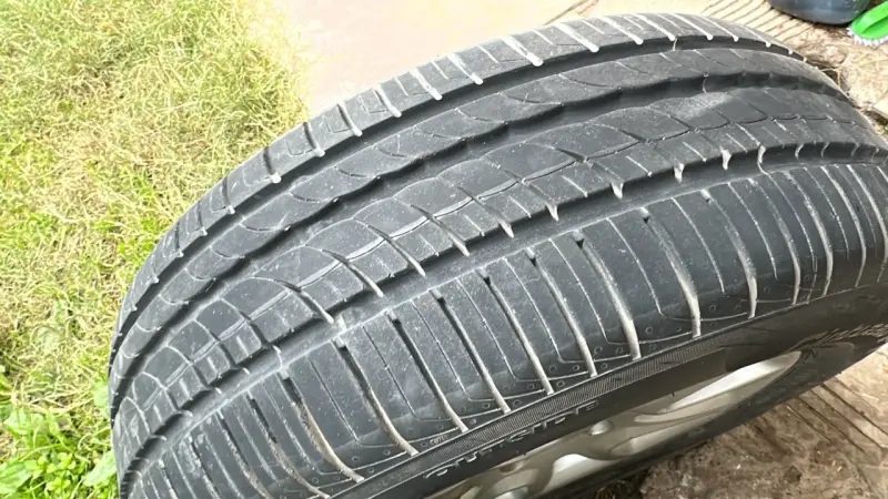 Rueda Ford eco sport con llanta Pirelli - 4