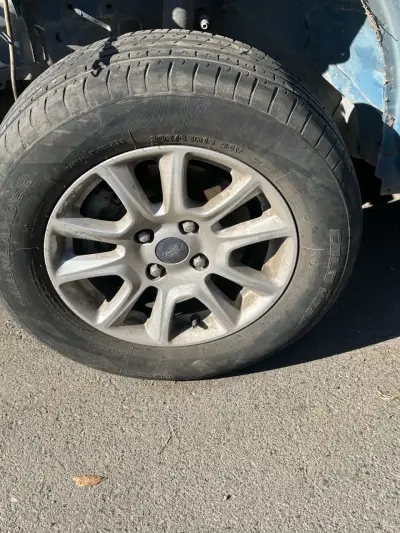 Rueda Ford eco sport con llanta Pirelli - miniatura 6