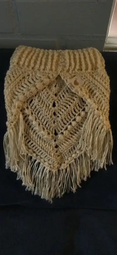 Cuello pechera tejido a crochet beige - miniatura 2