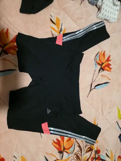Conjunto deportivo adidas rosa y negro - miniatura 3