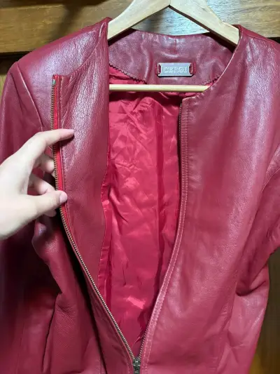 Chaqueta de cuero roja - miniatura 6