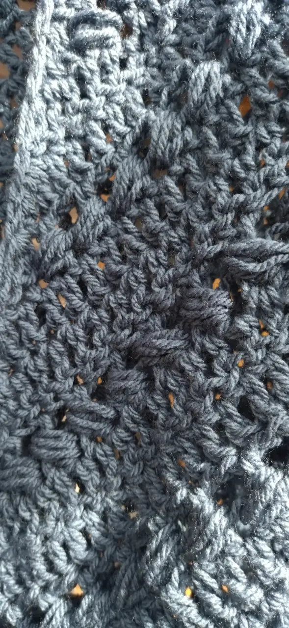 Chal tejido a crochet azul - 2