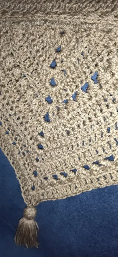 Cuello bandana tejido a mano arena - miniatura 2