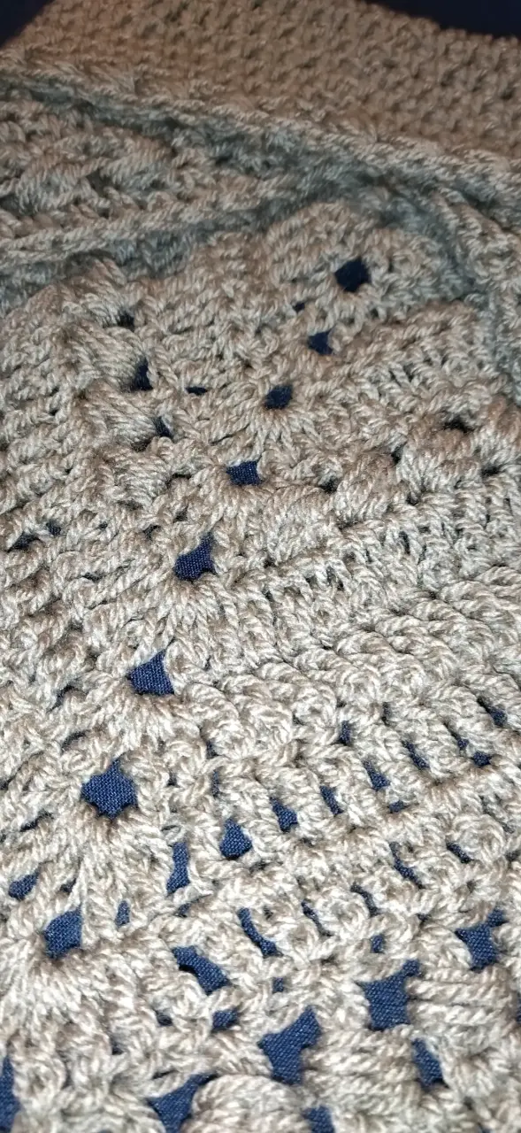 Cuello bandana tejido a mano arena - 6