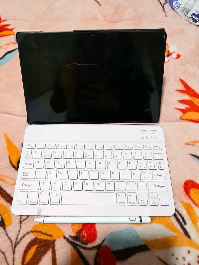 Tablet samsung A7 con teclado y lápiz - 1