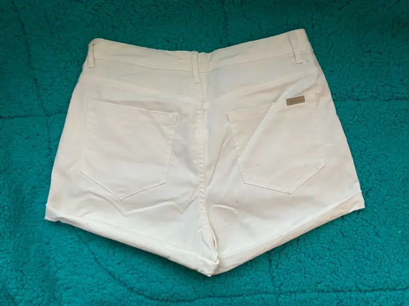 Shorts de mezclilla blancos - 2
