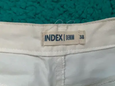 Shorts de mezclilla blancos - miniatura 3