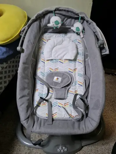 Silla mecedora para bebé - miniatura 1