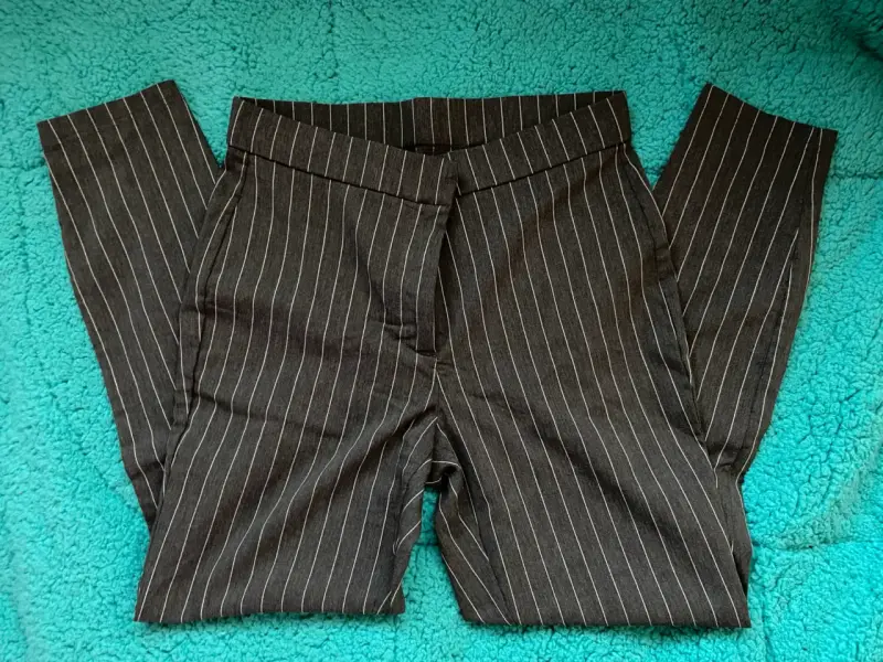Pantalones de vestir rayados - 1