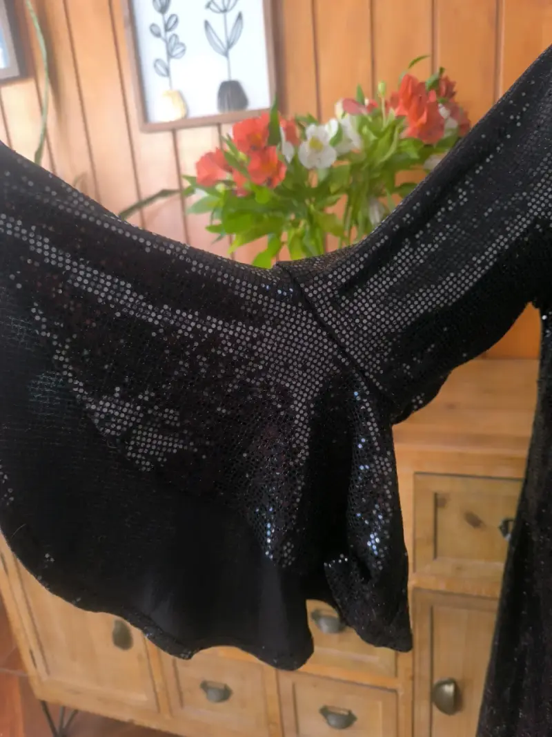Vestido negro con lentejuelas - 5