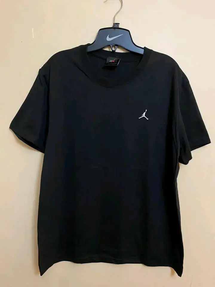 Polera negra Jordan