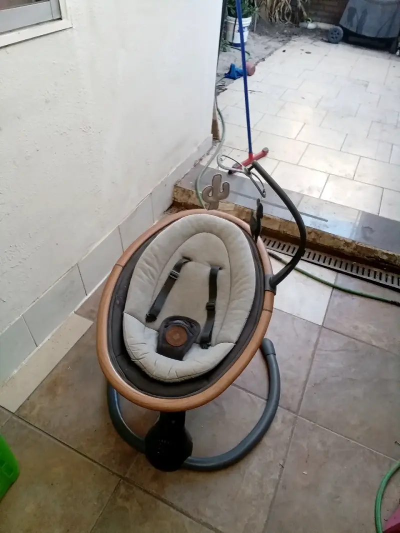 Silla mecedora para bebé