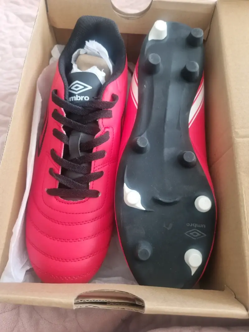 Zapatillas de fútbol Umbro rojas - 2