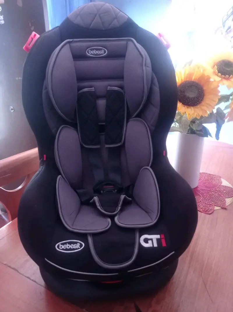 Silla de auto Bebesit GTi negra - 1