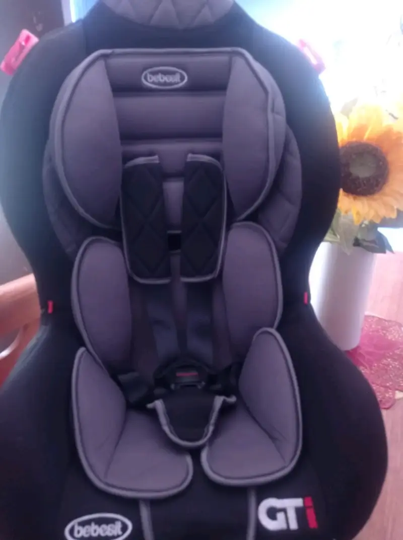 Silla de auto Bebesit GTi negra - 4