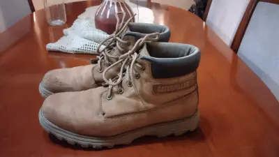 Botas Caterpillar marrón usadas 43 - miniatura 1