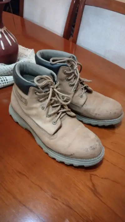 Botas Caterpillar marrón usadas 43 - miniatura 2