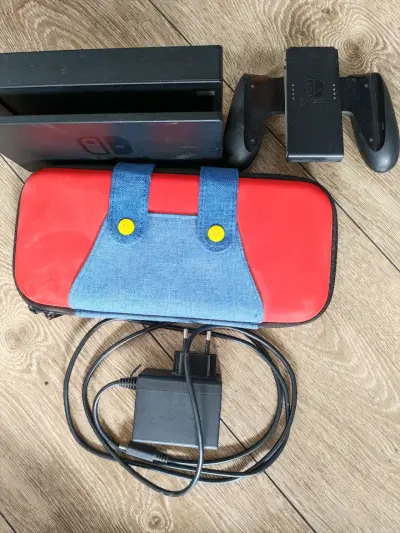 Nintendo Switch con bolso - miniatura 1