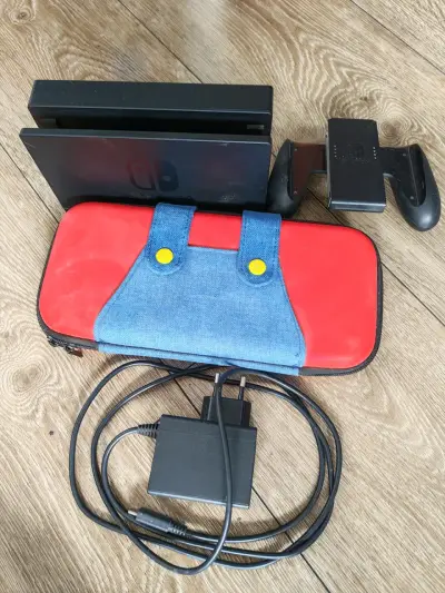 Nintendo Switch con bolso - miniatura 2