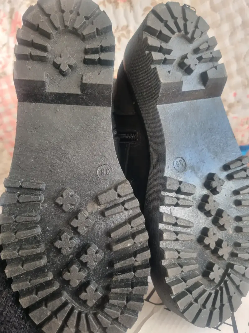 Botines negros con hebillas - 5