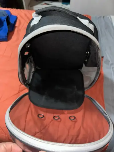 Mochila negra con tirantes ajustables - miniatura 5