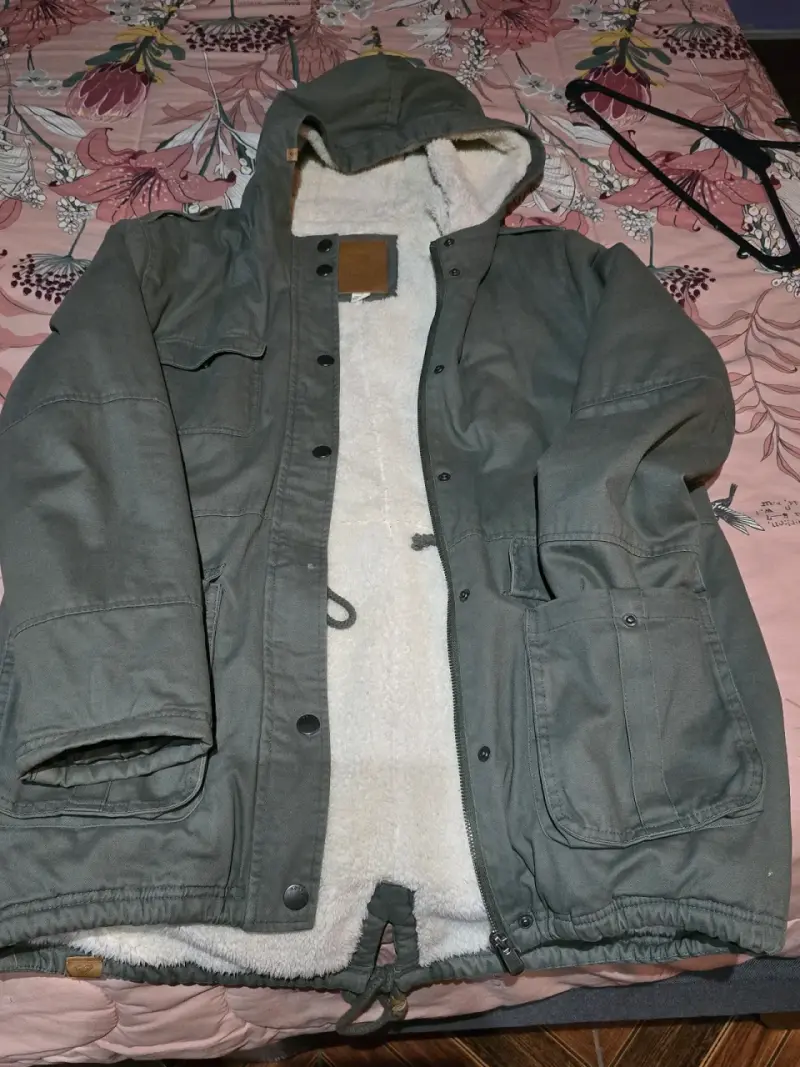 Parka verde con capucha - 1